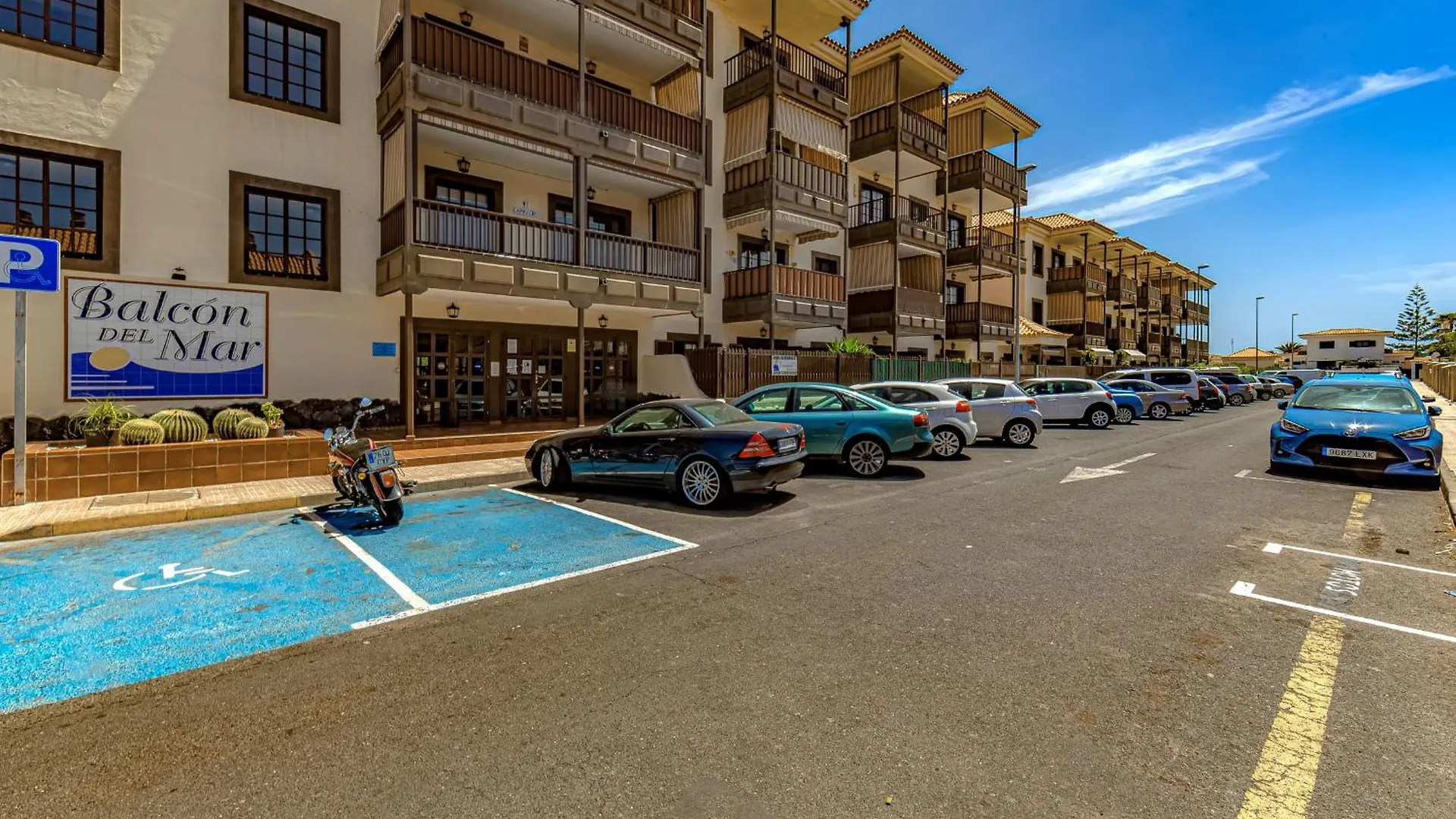 Apartment Atlantis 3 One Bedroom, Sea Front, In Complex With Pool Costa Del Silencio