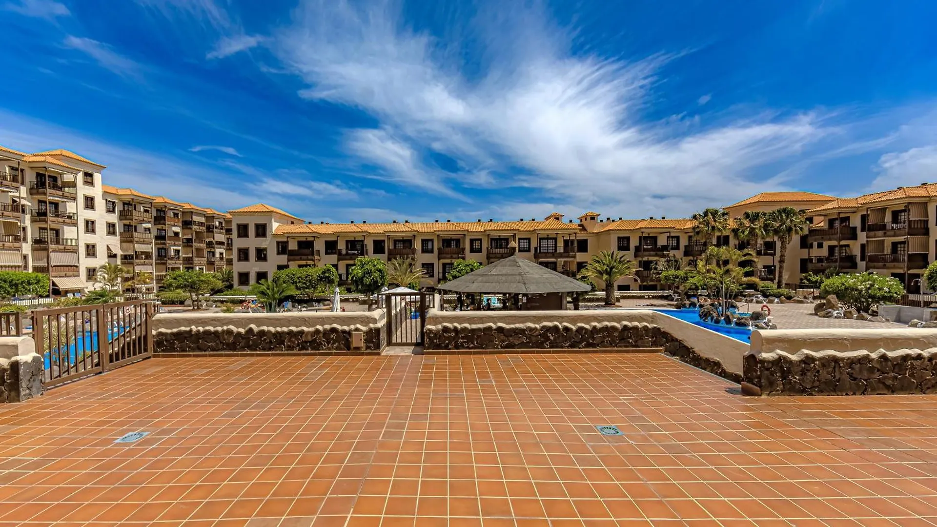 Apartment Atlantis 3 One Bedroom, Sea Front, In Complex With Pool Costa Del Silencio