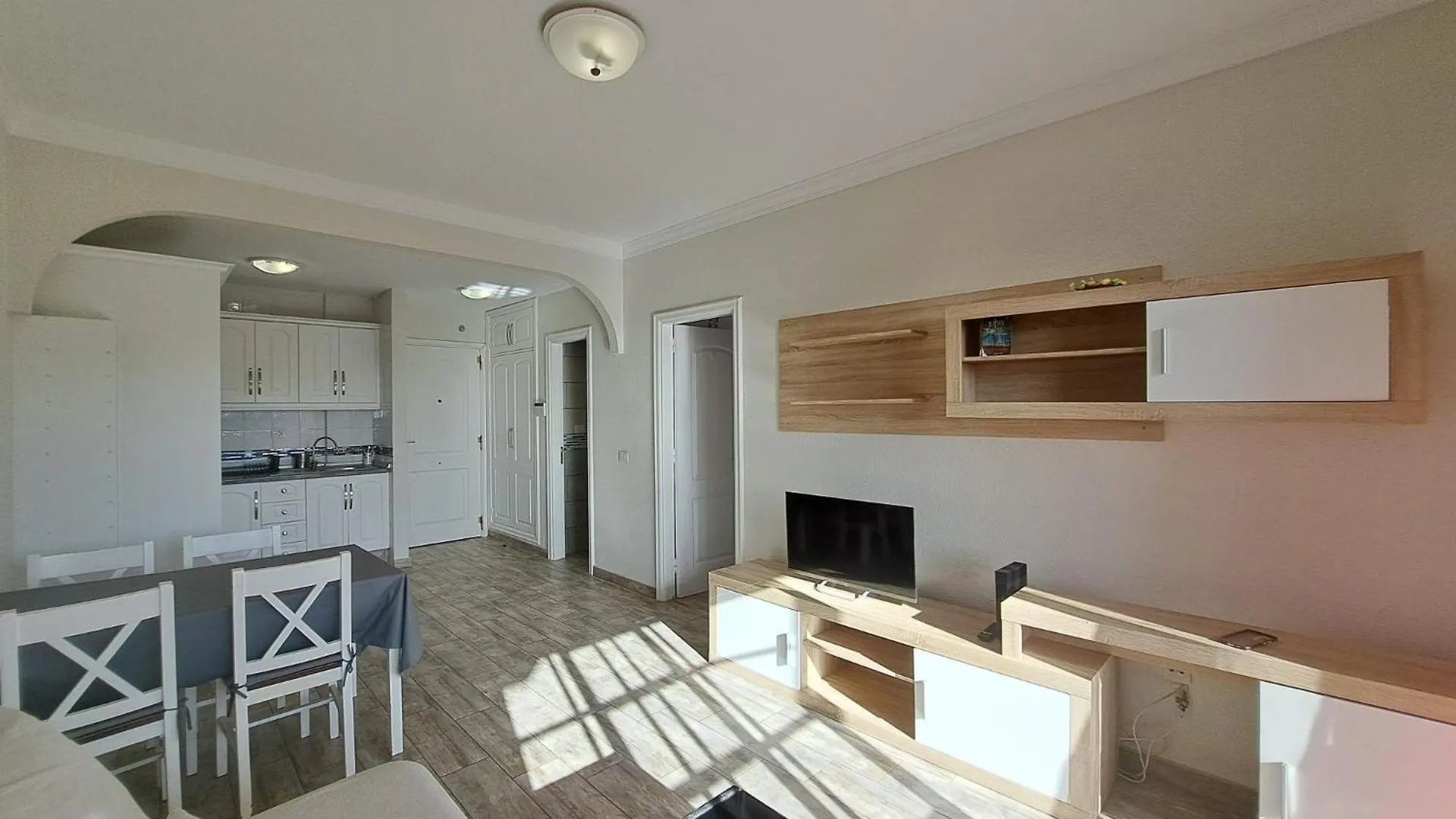 Apartment Atlantis 3 One Bedroom, Sea Front, In Complex With Pool Costa Del Silencio