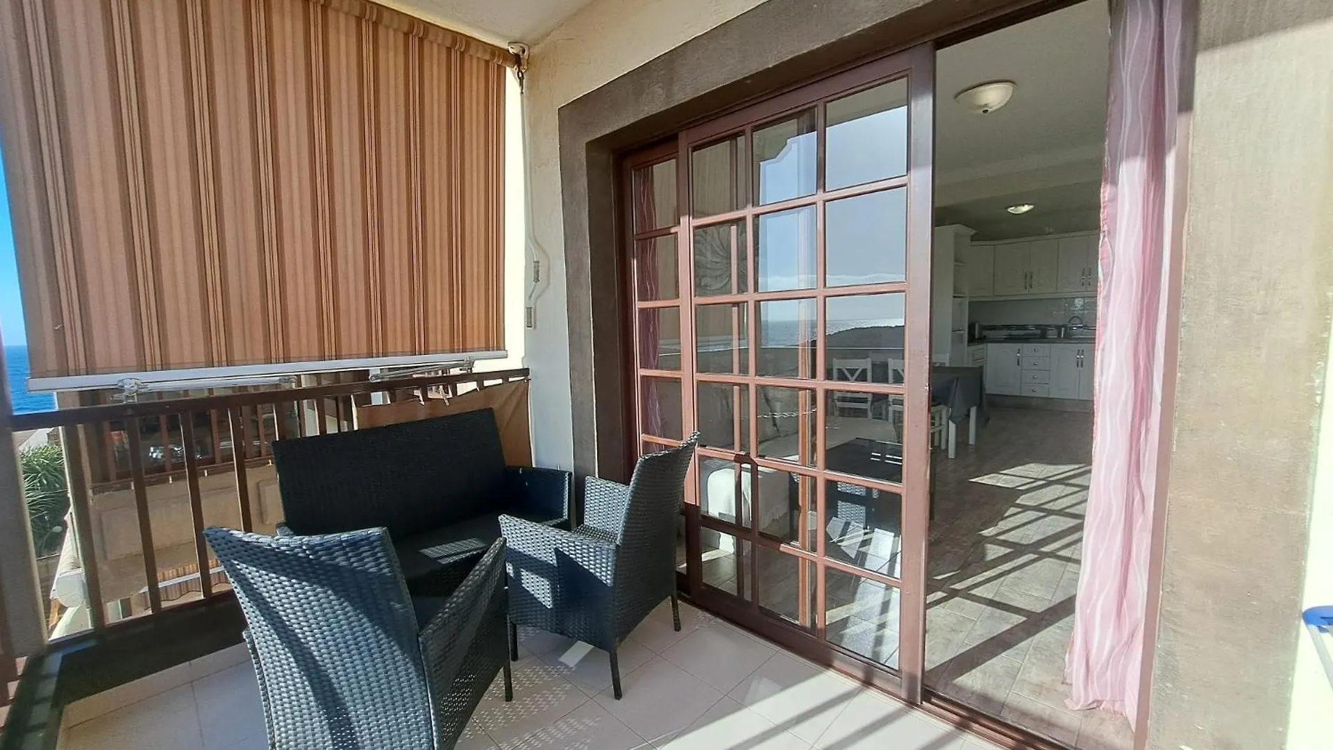 Atlantis 3 One Bedroom, Sea Front, In Complex With Pool Costa Del Silencio Apartment