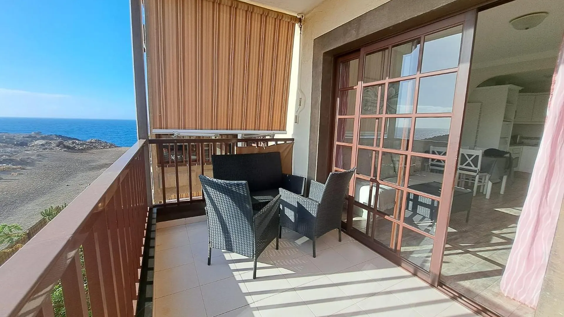 Atlantis 3 One Bedroom, Sea Front, In Complex With Pool Costa Del Silencio